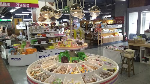Kushiro Fisherman’s Wharf MOO (fresh seafood market)