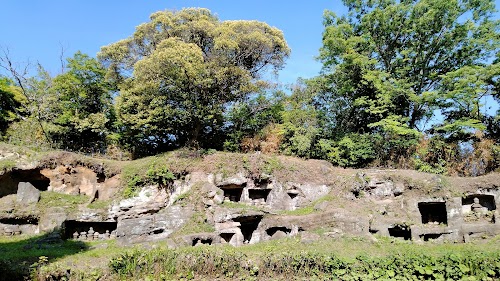 Mandarado Yagura Tombs