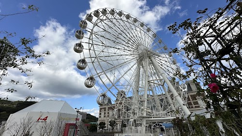White Ferris Wheel