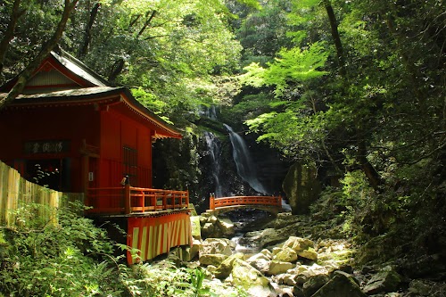 Shipporyuji Temple Hondō