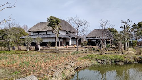 Yokotake Creek Park (Yokotake Castle Ruins)