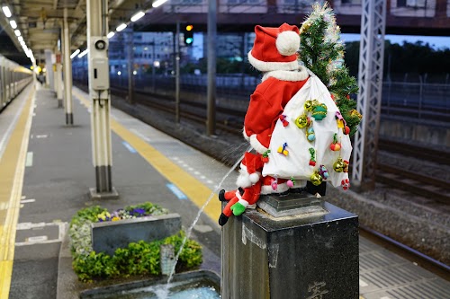  Little Peeing Monk Statue location image photo