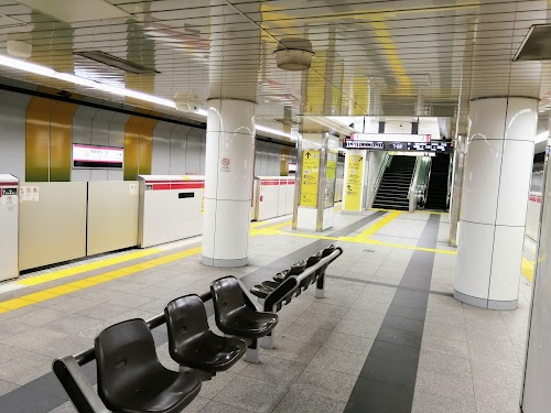 Nishi-Shinjuku-Gochome Station