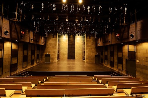 Theater Tram