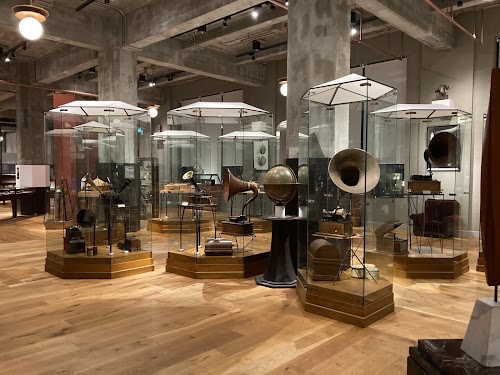 Intermediatheque