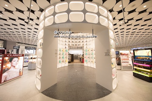 ＠cosme TOKYO