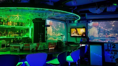 H2 INTERNATIONAL BAR